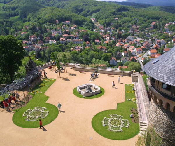 Luftaufnahme von den Terrassengärten des Schlosses Wernigerode (Foto: Schloss Wernigerode GmbH)
